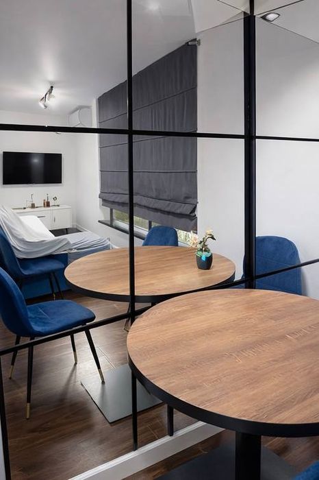 Срочно  Продаётся  Космонавте 1/3/5 с мебелью техникой евро ремонт !