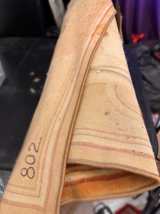 Vand foarte ieftin covor foarte calitativ 1.80/2, gros  99 lei