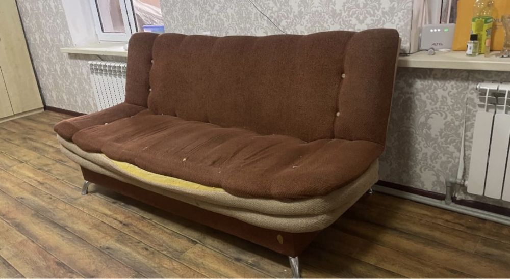 Продам мягкий уголок, раскладной диван и 2 кресла