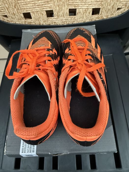 Продавам футболни обувки Адидас - номер 35 1/2