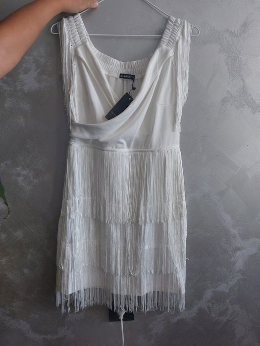 Чисто нова Бяла рокля с ресни
