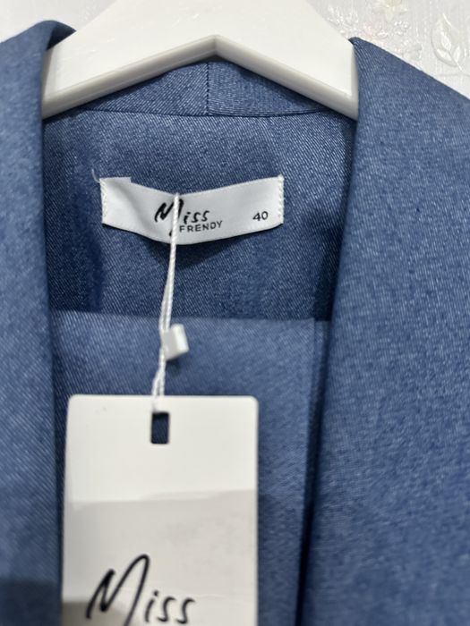 Продам брючные костюмы