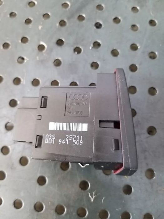 Buton avarii audi q3 8u 8u1941509