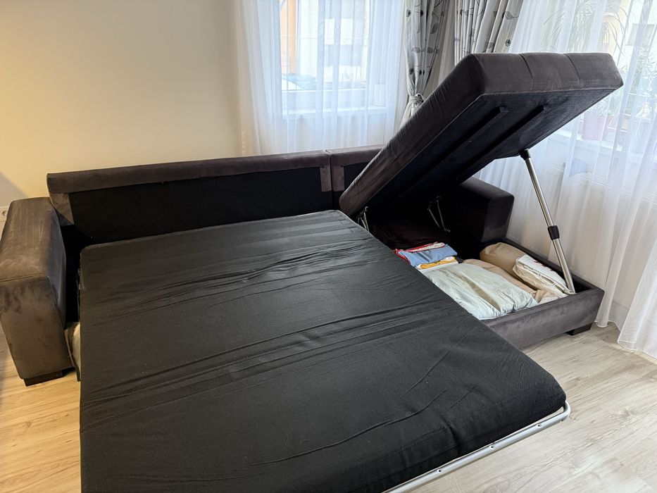 Canapea extensibila cu zona de relax si lada