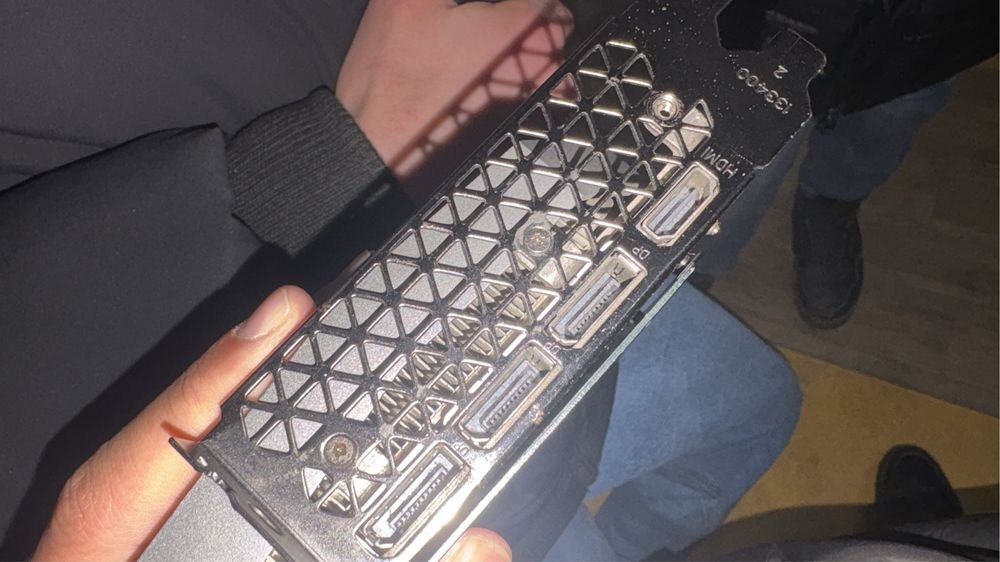 продам RTX 3070 zotac