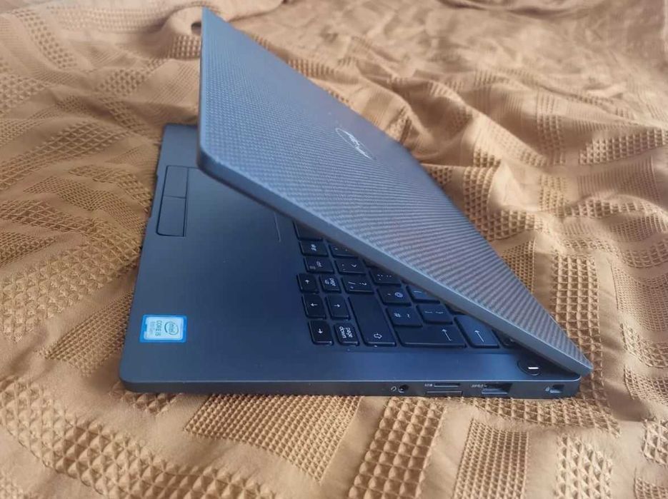 Лаптоп Dell Latitude 7300 Intel i5-8365U, 16GB DDR4, 512GB SSD