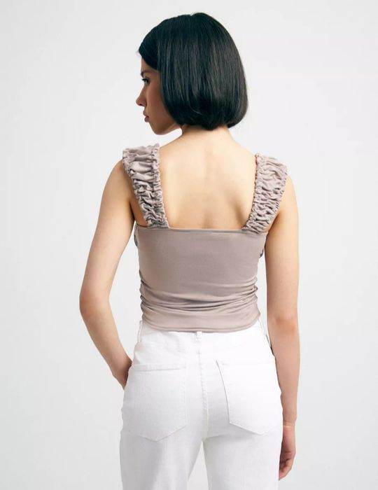 Топ на завязках новый