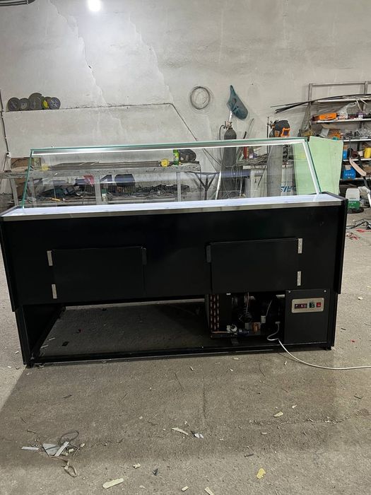 Гушт ва калбаса махсулотлари учун витрина холодильник