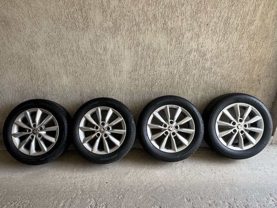 Комплект 4 броя оригинални лети джанти за Шкода с летни гуми 205/55/16