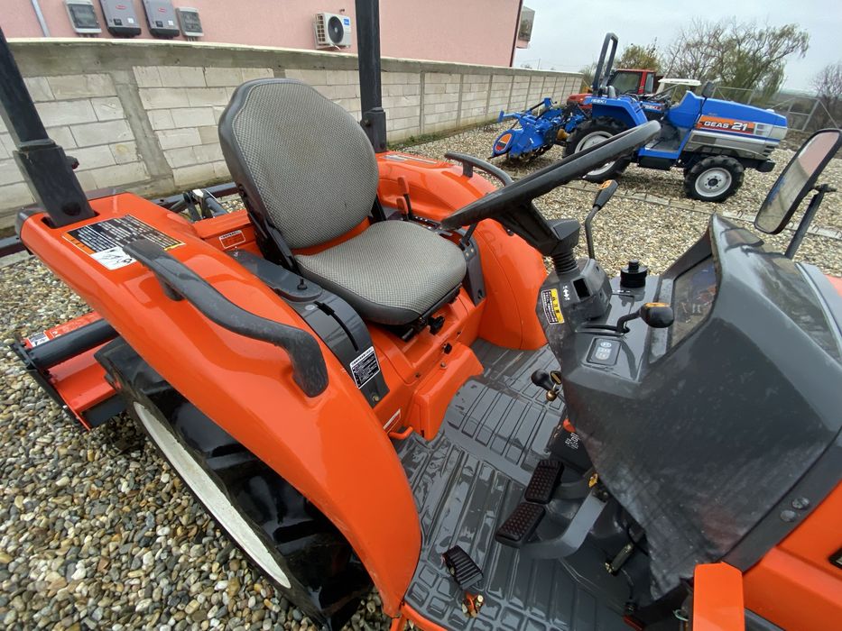 Tractor japonez Kubota model 2008