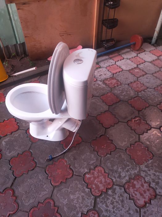Унитаз рабочий отличный