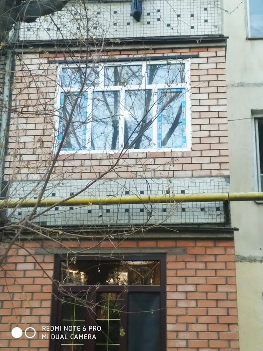 Кирпичная кладка на балконе аблесовечная и простой разница нет