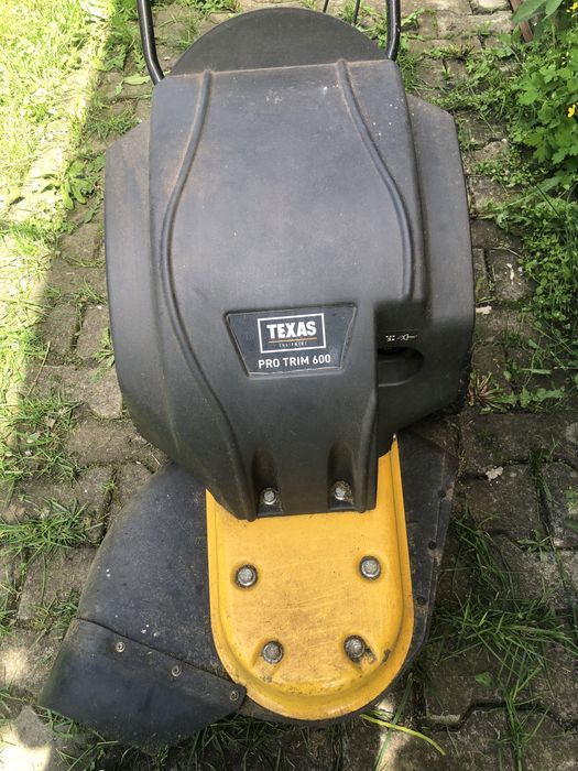 Masina tuns iarba benzina cu fir