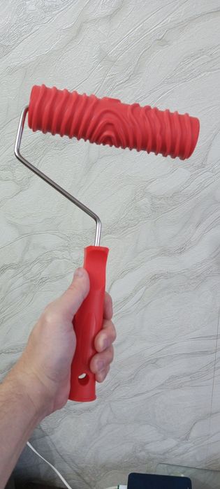 Продам новый-  Валик для стен !