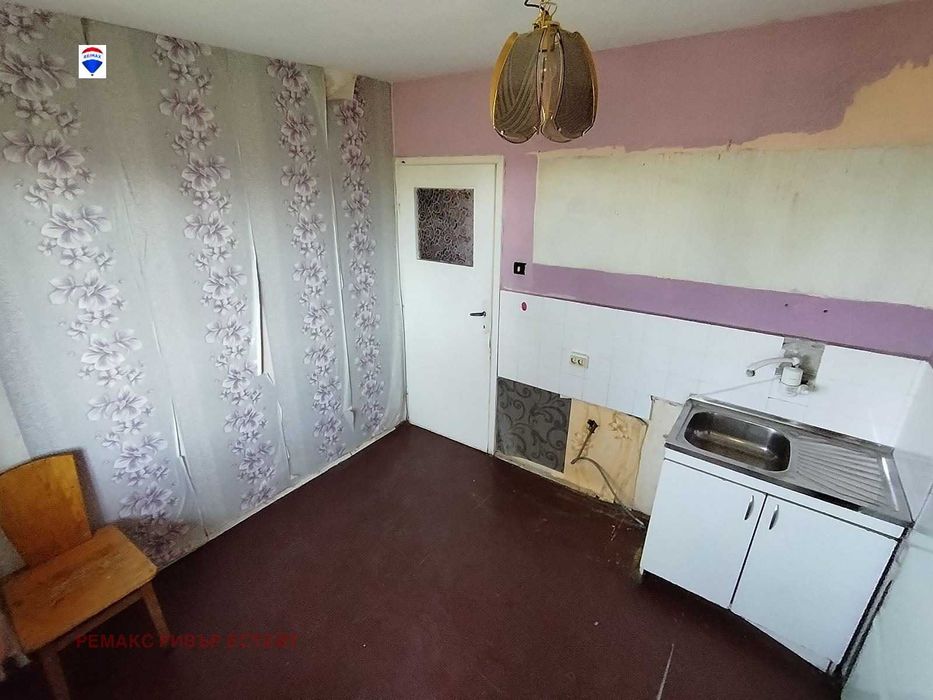 Продава се Тристаен апартамент в Русе, Родина 2 - 81 кв.м за 1123 €/кв.м - Снимка #11