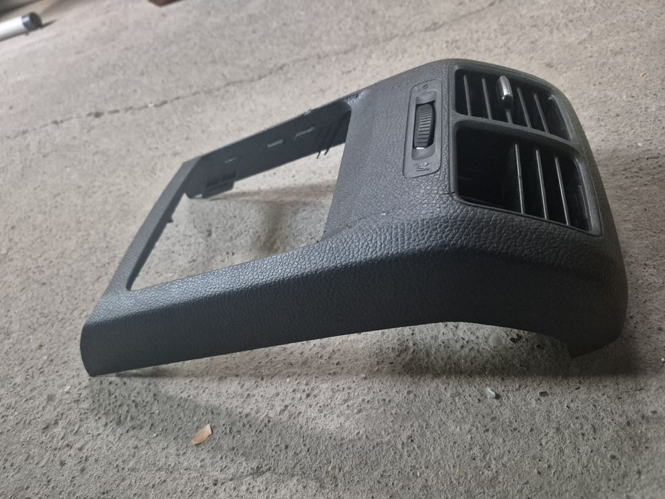 Grila ventilatie spate Volkswagen Golf 5
