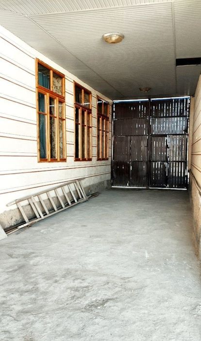 Ховли сотилади срочно