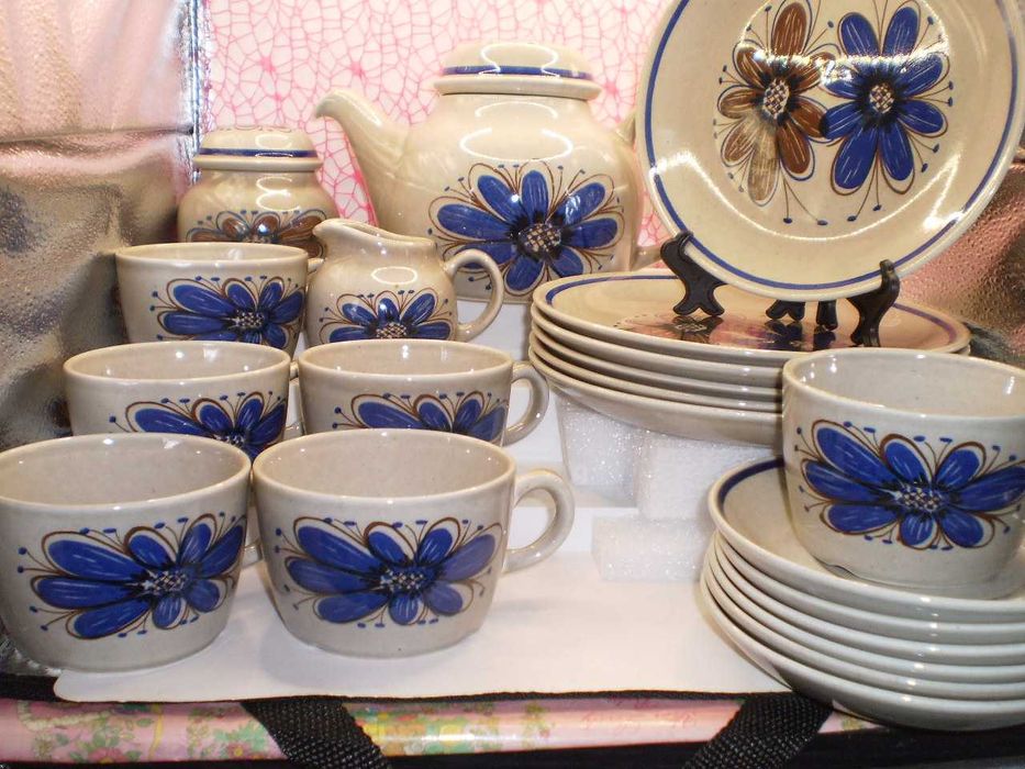 Impecabil set ceramic de mic dejun cu 6 cescute. Norvegia