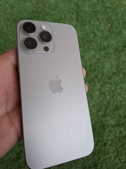 Vand/schimb Iphone 16 pro max 512 GB garantie ca nou