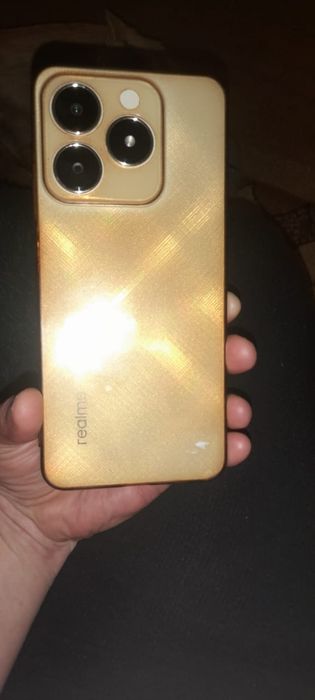 Продам телефон realme c61