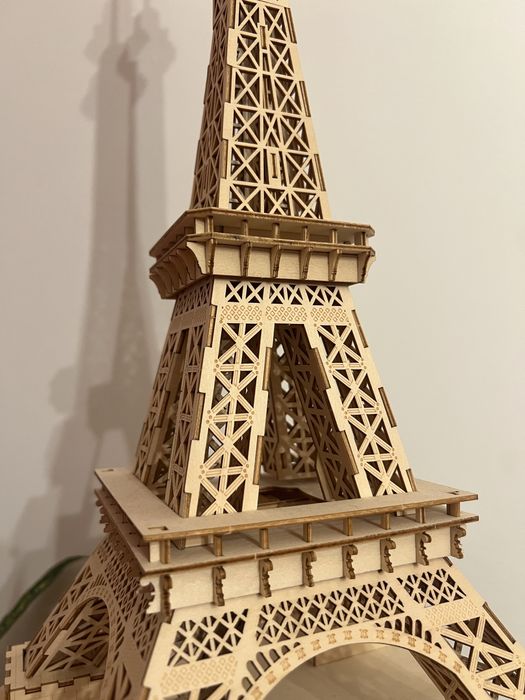 Macheta 3d Turnul Eiffel Puzzle 3d in stare impecabila