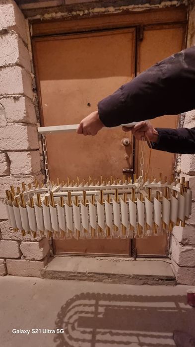 Продам большую люстру
