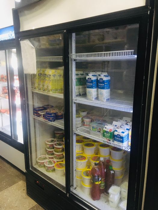 Холодильник витринный