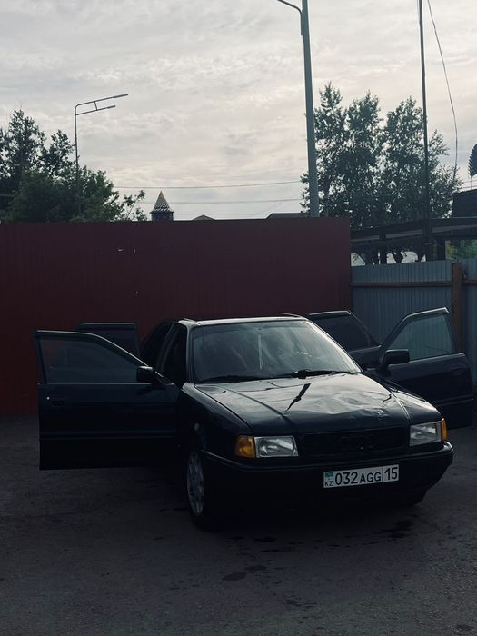 Продам Ауди 80 б4