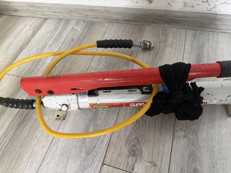 Продам гидравлический насос