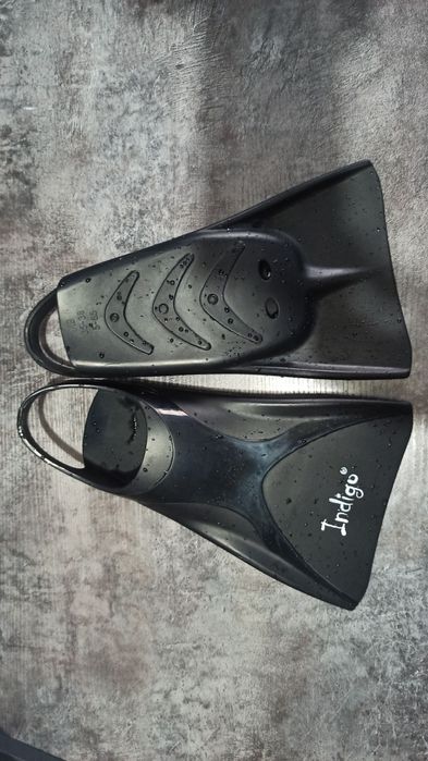 продам ласты для бассейна Indigo