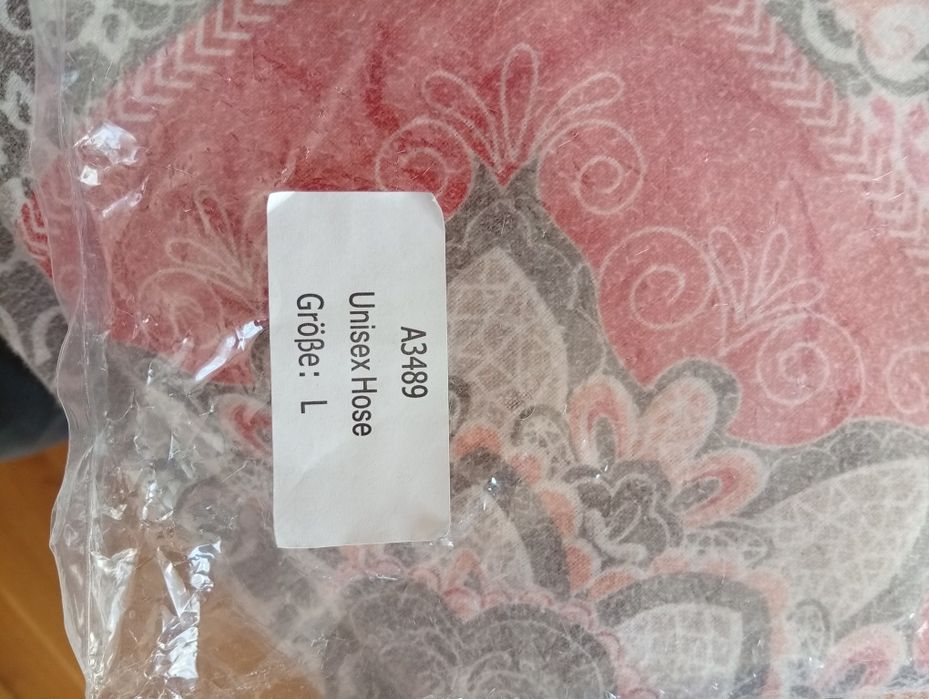 Vând pantaloni uniforma medicala L Noi