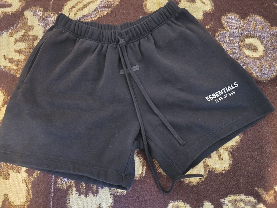 Pantaloni scurt Essentials de culoare neagra