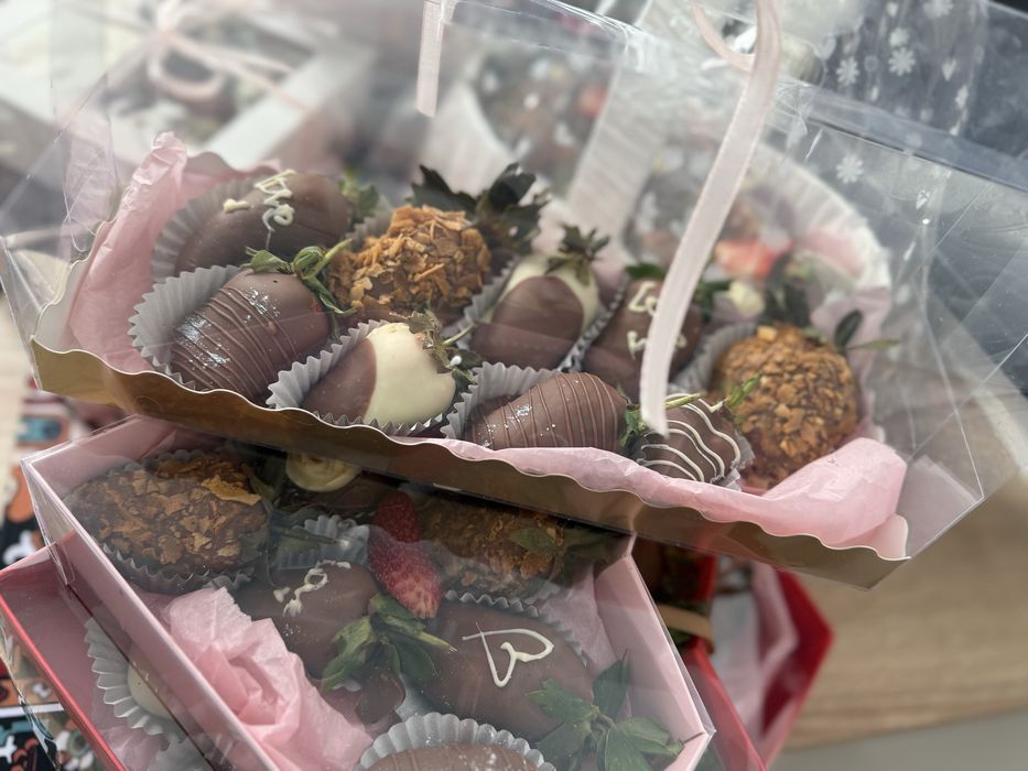 Клубника в шоколаде свежий