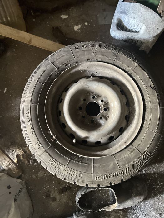 Продам шины с дисками 13 радиус