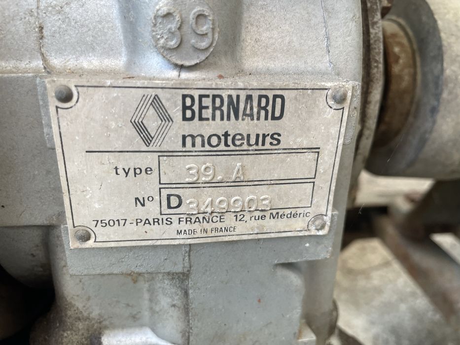 Pompă de apă cu motor  Bernard