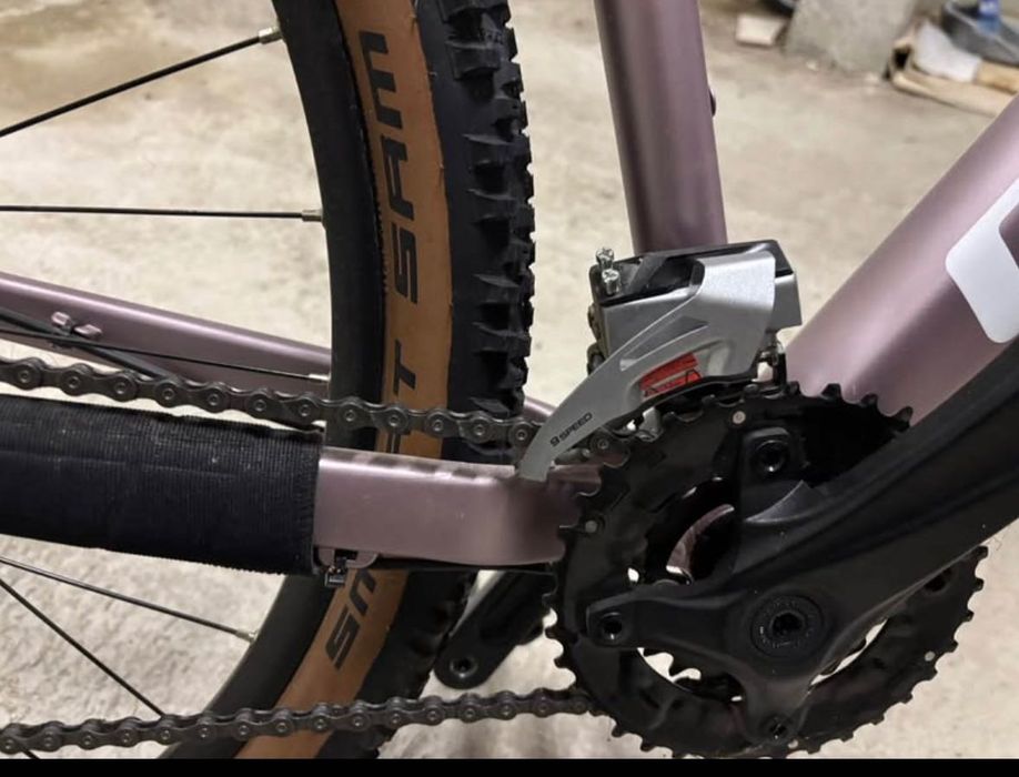 Cube-дамско планинско колело