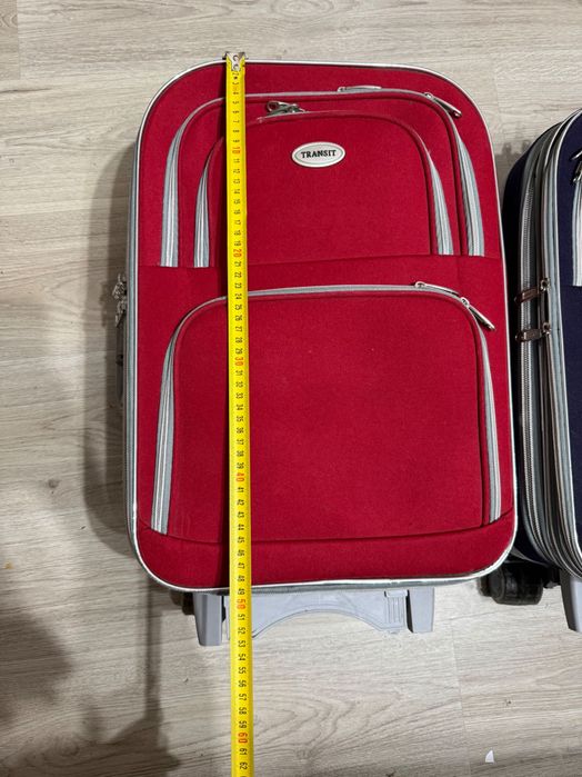 Два куфара за път