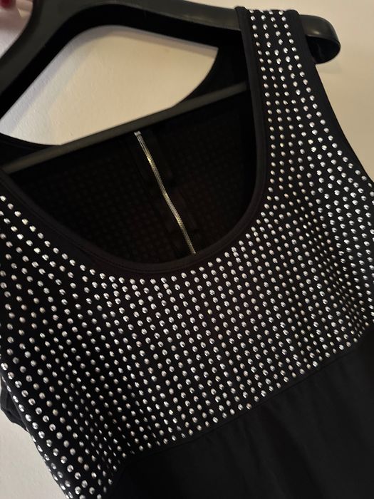 Луксозна пролетна рокличка черна със сребристи капсички красотаVIPстил