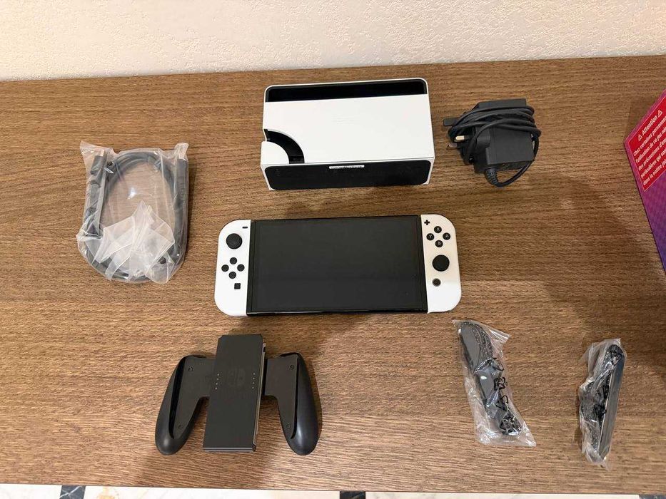 Продается Nintendo Switch OLED 64GB White.