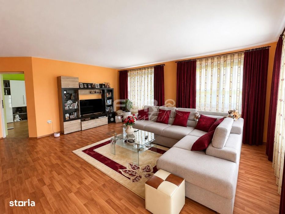 Vilă cu 5 camere, 880mp teren, de vânzare în Oncea Oradea