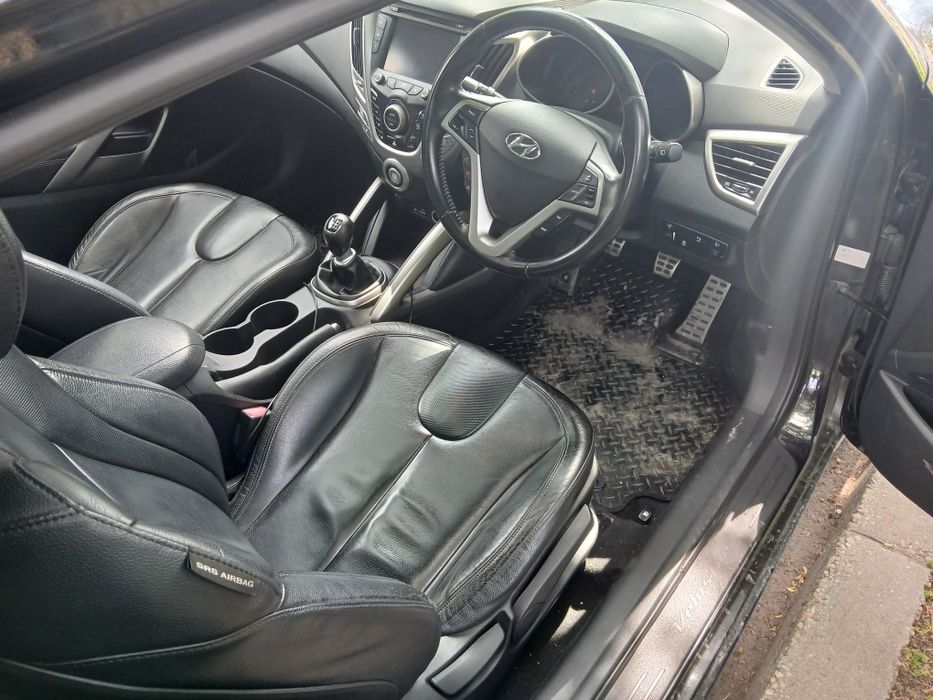 Dezmembrez hyundai veloster