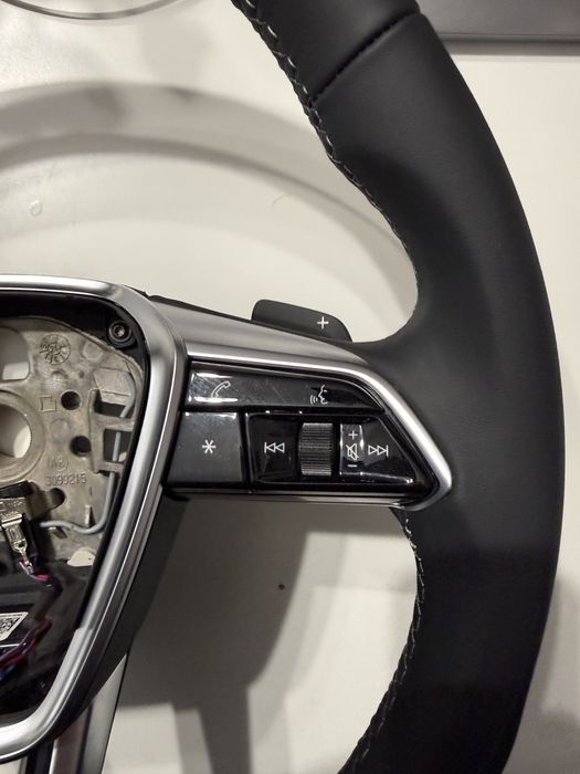 Volan Audi A6 A7 A8 original non S line rotund 3 spite NOU NOUT