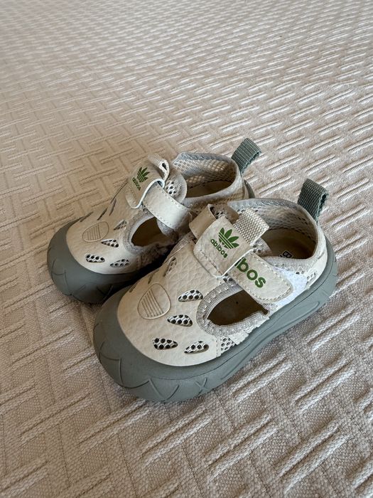 Продам детскую обувь