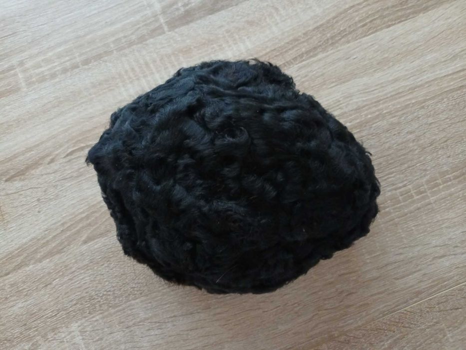 Căciulă din blană naturală (astrahan)