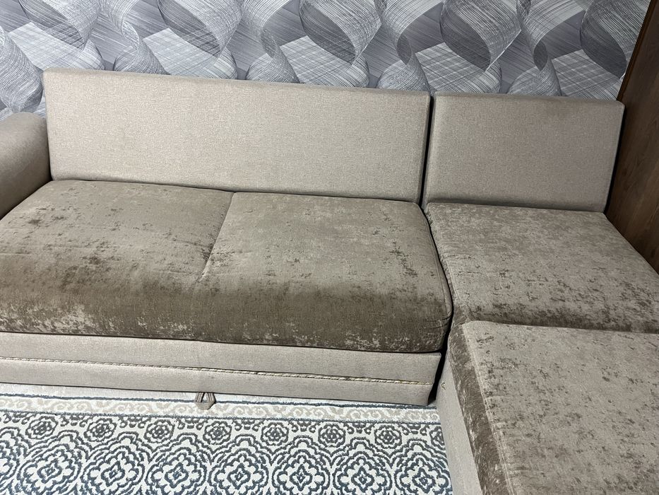 Угловой диван в