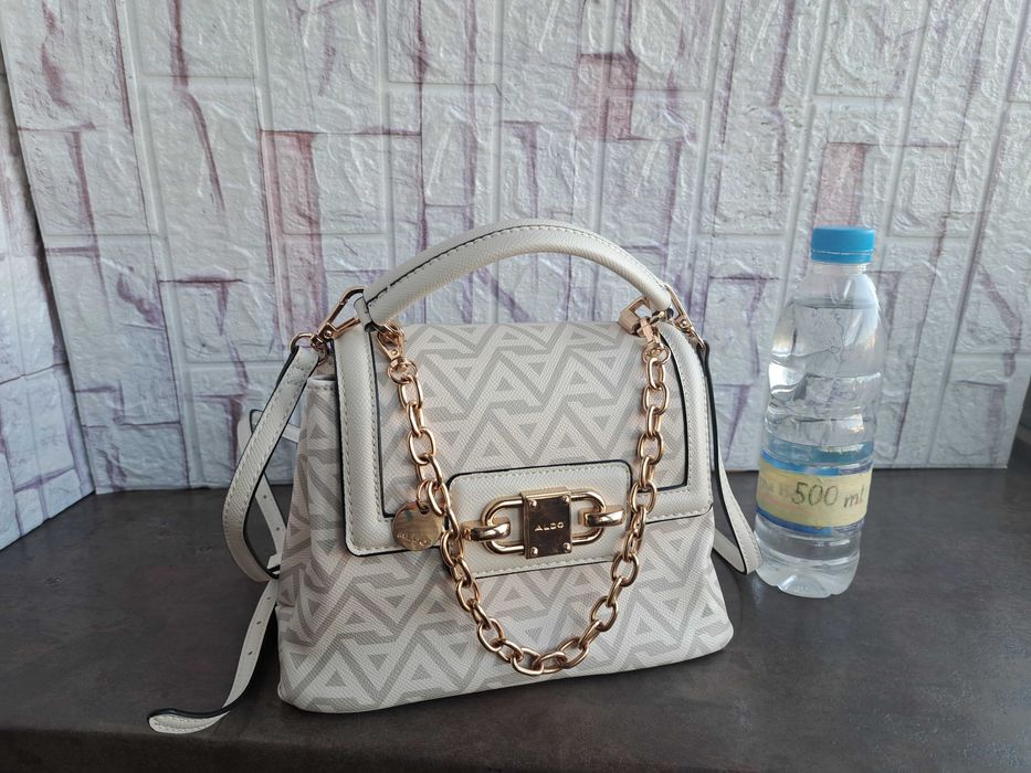 дамска чанта Aldo,малка бежова чантичка,