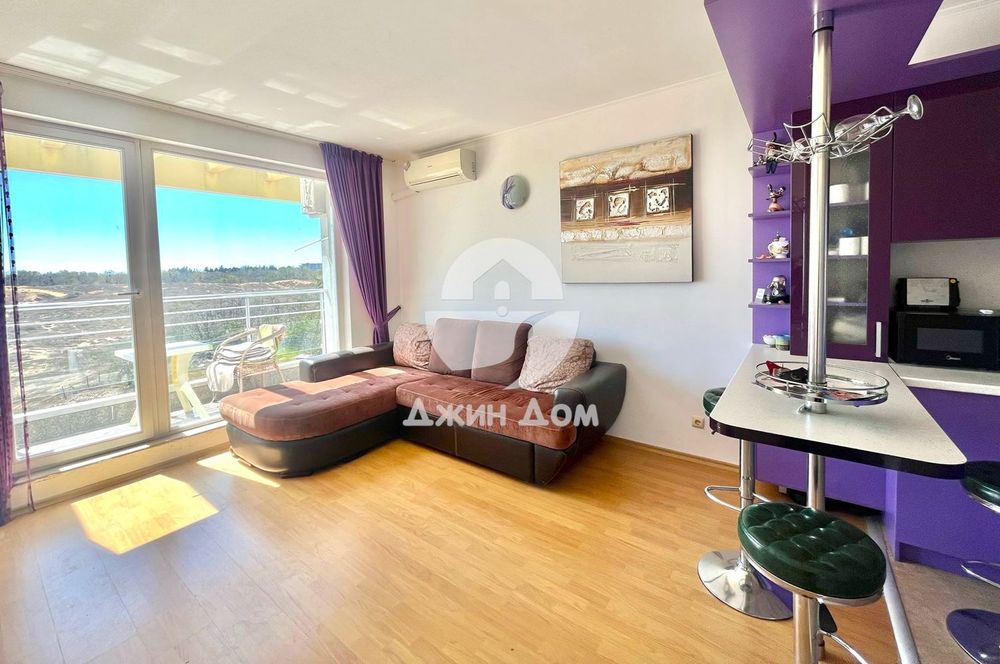 Продава се Тристаен апартамент в Несебър - 70 кв.м за 2100 €/кв.м - Снимка #2