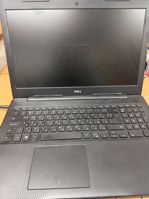 Продавам Dell Vostro 3590
