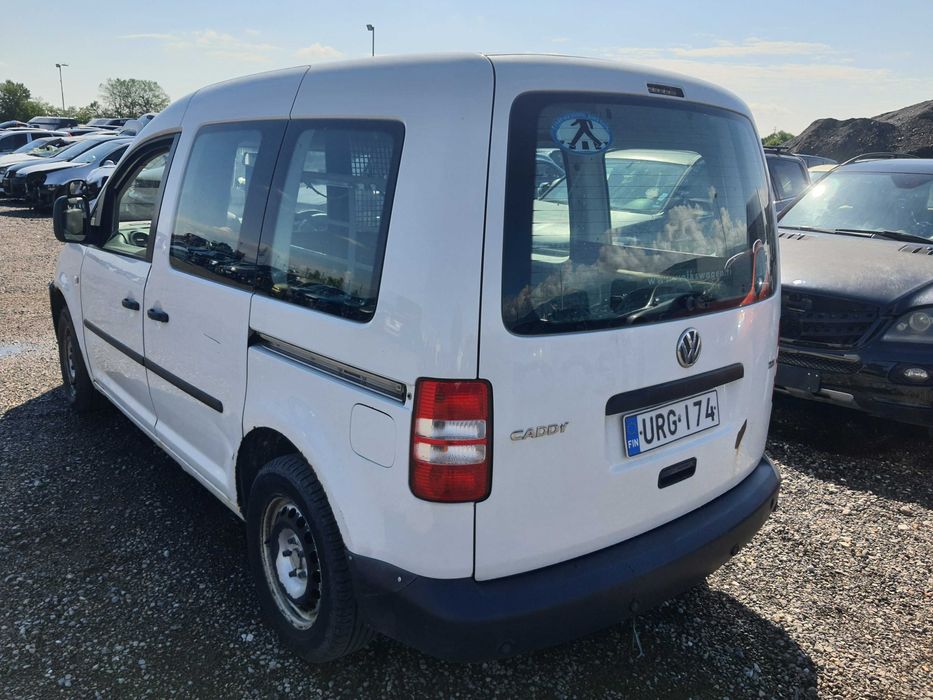 На части! VW Caddy 1.6 ТDI (CAYN)