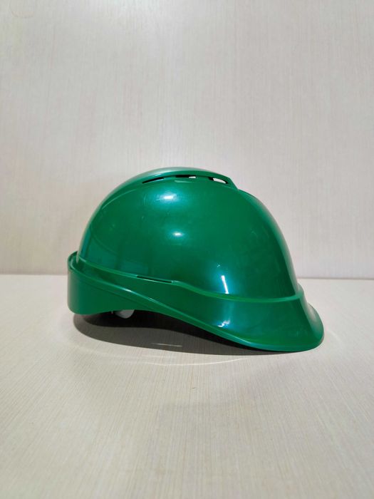 Каски на продажу